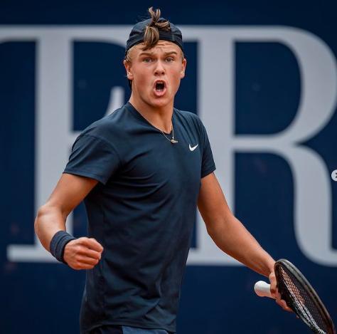 球星连续进球，引领全队节奏